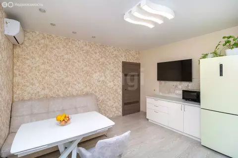 2-комнатная квартира: Тюмень, улица Тимофея Чаркова, 79к3 (62.4 м)