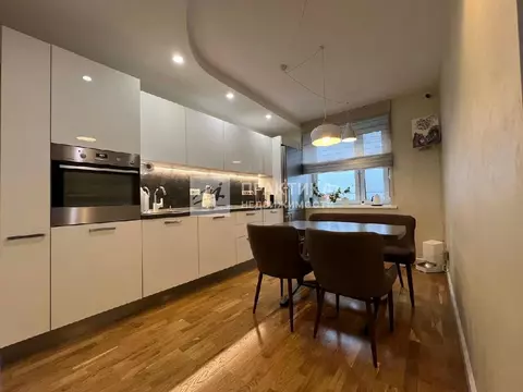 Продается 3-комнатная квартира