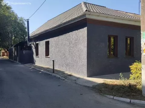 3-комнатная квартира: Евпатория, улица имени Белогубца, 3 (90 м)