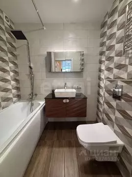 2-к кв. Тюменская область, Тюмень ул. Тимофея Чаркова, 83 (65.0 м)