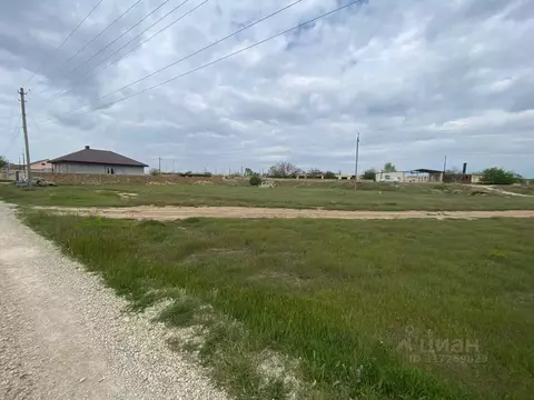 Участок в Крым, Сакский район, Суворовское с/пос, с. Каменоломня ул. ...