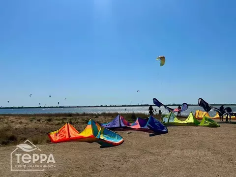 Участок в Крым, Черноморский район, с. Межводное ул. Сергея Королева ...