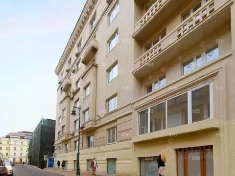 Торговая площадь в Москва Большая Никитская ул., 12С1 (249 м)