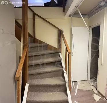 Торговая площадь (205 м)