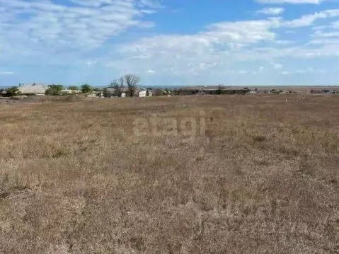 Участок в Крым, Ленинский район, Семисотское с/пос, с. Каменское ул. ...