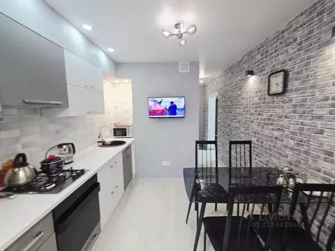 3-к кв. Ставропольский край, Пятигорск просп. Калинина, 2к1 (70.0 м)