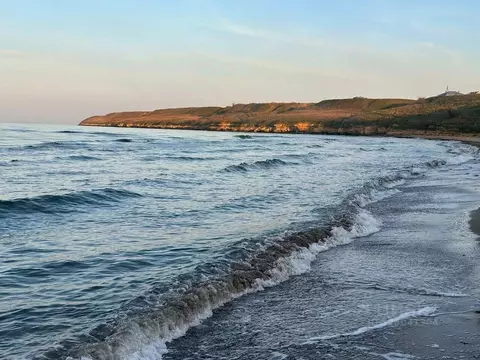 Участок в Крым, Ленинский район, Семисотское с/пос, с. Каменское пер. ...