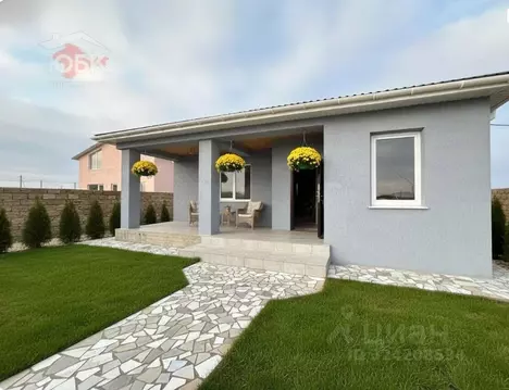 Дом в Крым, Сакский район, Молочненское с/пос, с. Абрикосовка ул. ...