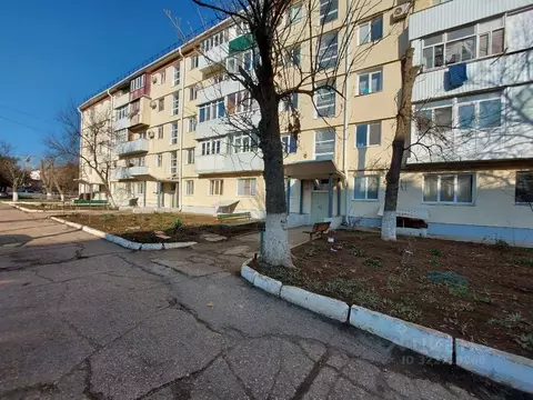 1-к кв. Крым, Красногвардейское пгт ул. 50 лет Октября, 13 (30.0 м)