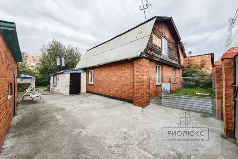 Дом в Челябинская область, Челябинск Речная ул., 4 (160 м)