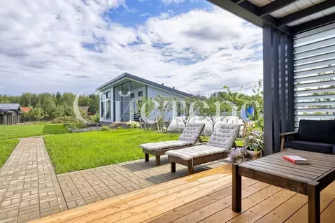 Дом в Ленинградская область, Приозерский район, Запорожское с/пос, д. ...