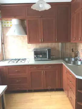 2-к кв. Крым, Симферополь пер. Пионерский, 1 (45.0 м)