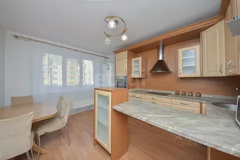 2-к кв. Тюменская область, Тюмень Широтная ул., 126к1 (66.6 м)