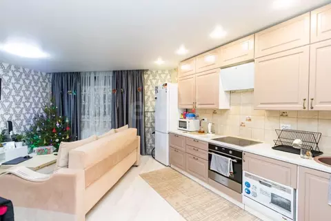 Студия Тюменская область, Тюмень ул. Первооткрывателей, 10 (38.3 м)