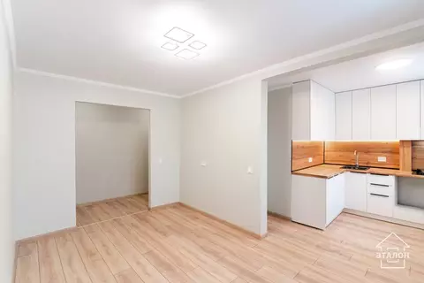 3-к кв. Омская область, Омск Городок Нефтяников мкр, ул. Владимира ...