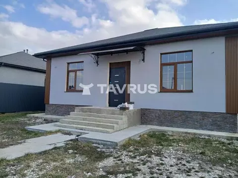 Дом в Крым, Симферопольский район, с. Мирное ул. Цветочная (100 м)