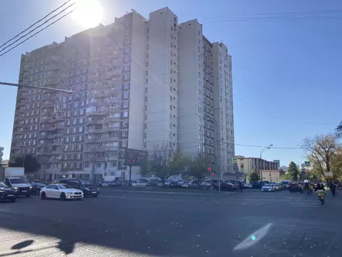 Продается комната в 3-комнатной квартире