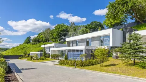 Дом в Московская область, Одинцовский городской округ, д. Назарьево 91 ...