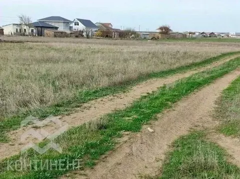 Участок в Крым, Черноморский район, Окуневское с/пос, с. Знаменское ...