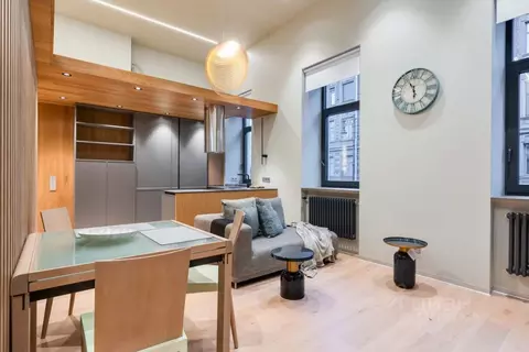 2-к кв. Санкт-Петербург ул. Маяковского, 7/27 (81.0 м)