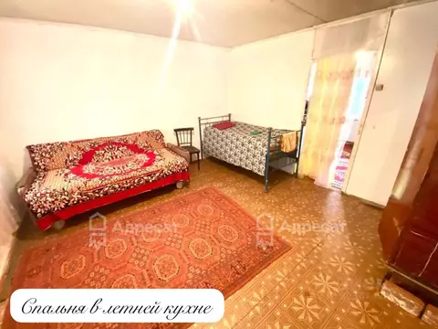 Дом в Волгоградская область, Октябрьский район, с. Абганерово ул. ...