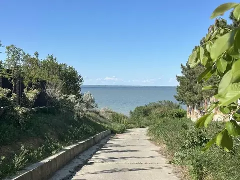 Участок в Ростовская область, Азовский район, с. Круглое пер. ...