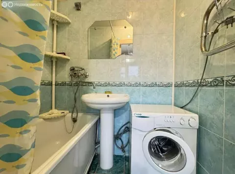 3-комнатная квартира: Тюмень, улица Республики, 171 (57 м)