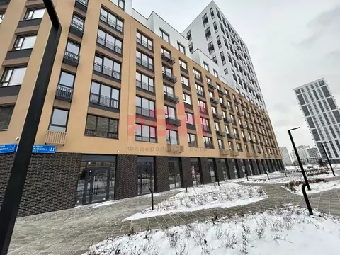 Торговая площадь в Тюменская область, Тюмень ул. Василия Подшибякина, ...