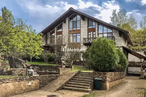 Коттедж в Московская область, Одинцовский городской округ, д. Раздоры, ...