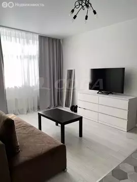 1-комнатная квартира: Тюмень, улица Тимофея Чаркова, 83 (38.2 м)