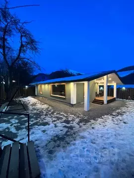 Дом в Карачаево-Черкесия, Теберда Карачаевский городской округ, ул. ...