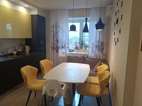 Продается 2-комнатная квартира