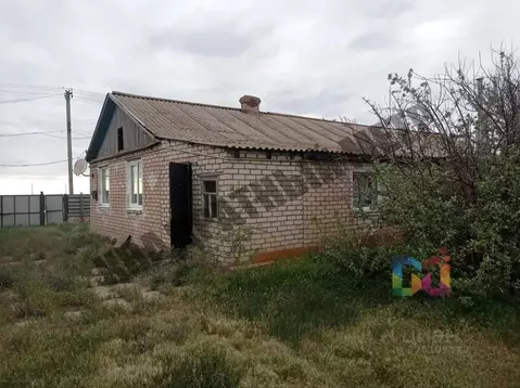 Дом в Калмыкия, Кетченеровский район, Чкаловское с/мо, пос. Чкаловский ...