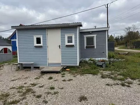 Дом в Новгородская область, Новгородский район, Савинское с/пос, пос. ...