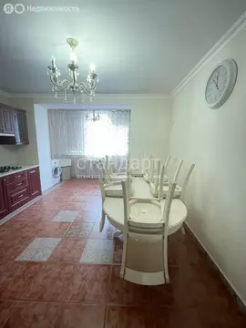 3-комнатная квартира: Ессентукская, Этокская улица, 104 (100 м)