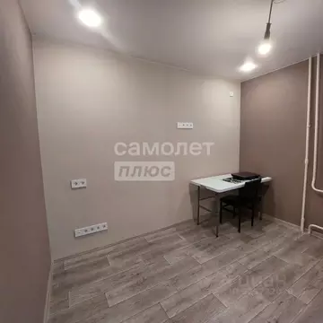 3-к кв. Волгоградская область, Волгоград Жилгородок мкр, ул. ...