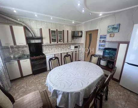 Дом в Крым, Джанкойский район, Рощинское с/пос, с. Ближнегородское ул. ...