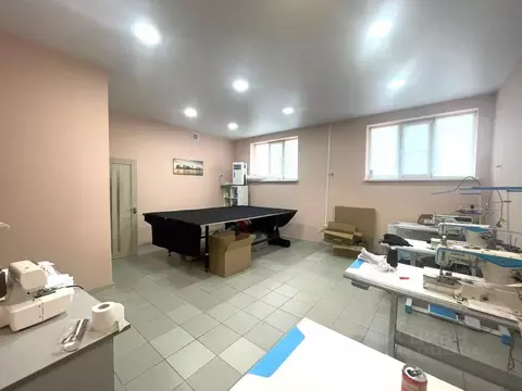 Помещение свободного назначения в Краснодарский край, Краснодар ул. ...