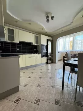 2-к кв. Волгоградская область, Волгоград ул. Хользунова, 18/3 (77.7 м)