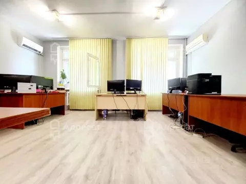 Помещение свободного назначения в Волгоградская область, Волгоград ул. ...