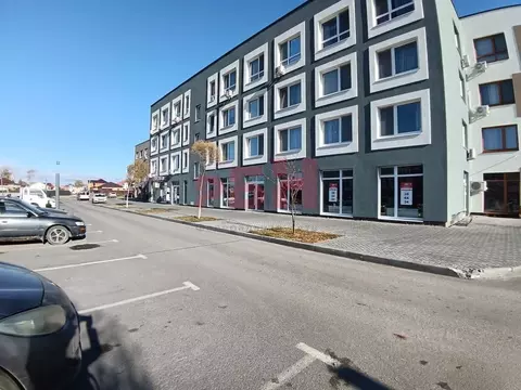 Торговая площадь в Тюменская область, Тюмень ул. Стройотрядовская, 12 ...