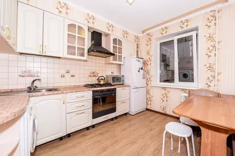 2-к кв. Вологодская область, Череповец Октябрьский просп., 69 (53.5 м)