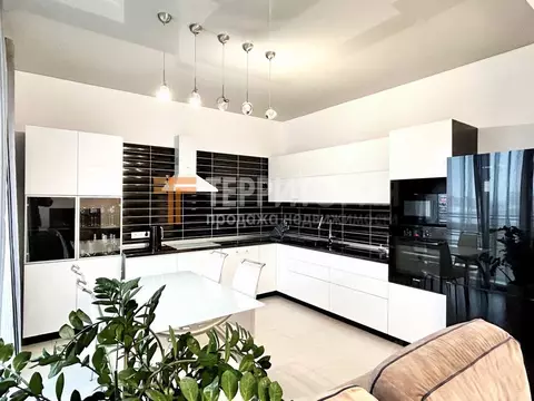 3-к кв. Пермский край, Пермь ул. Революции, 21А (75.0 м)