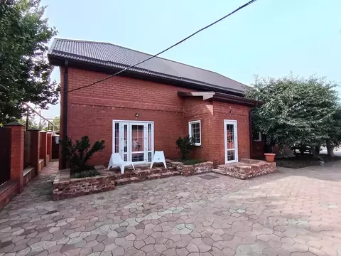 Дом в Краснодарский край, Ейский район, Кухаривское с/пос, с. ...