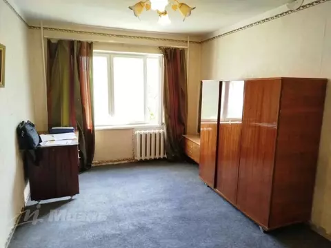 Продается комната в 4-комнатной квартире