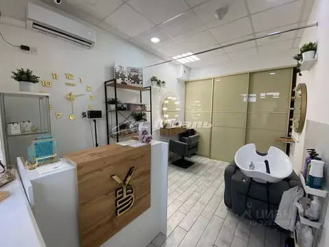 Торговая площадь в Крым, Симферополь ул. Луговая, 6Н/2Ак1 (40 м)