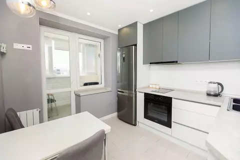 1-к кв. Сахалинская область, Южно-Сахалинск просп. Мира, 157 (50.0 м)