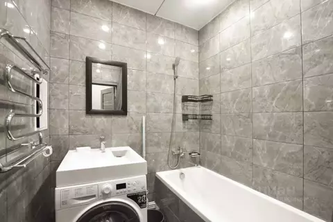 2-к кв. Оренбургская область, Оренбург ул. Фронтовиков, 10/4 (58.6 м)