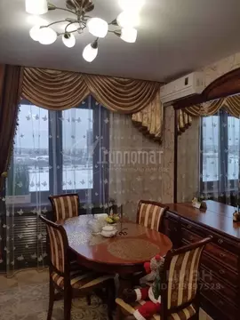 2-к кв. Курганская область, Курган Заозерный жилрайон, 6-й мкр, 27 ...