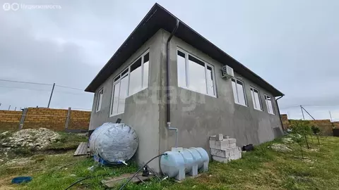 Дом в Чистенское сельское поселение, село Левадки, Южный район (130.6 ...